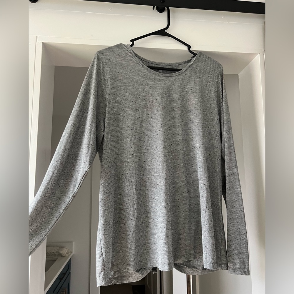 Target - Athletic Wear Long Sleeve Top with Open Back